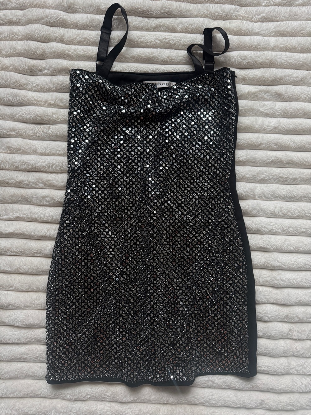 NWOT gorgeous sequined black dress XS / S